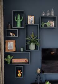 Botanisches Interieur Viele Pflanzen Und Viel Grun Botanisches Grun Interieur Interieu Woonkamer Decoratie Huis Ideeen Decoratie Woonkamer Wanddecoratie