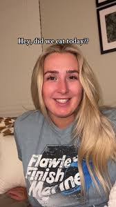 Jillian Thomas's Instagram, Twitter & Facebook