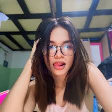 Tara unli wings, pag ayaw mo unli kiss nalang