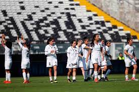 Dónde y cómo ver en vivo el campeonato nacional por tv y online unos ahogados caturros recibirán al tricampeón del fútbol chileno con la esperanza de obtener la primera victoria de la temporada. Colo Colo Femenino Recibira A Wanderers En La Cancha Principal Del Estadio Monumental