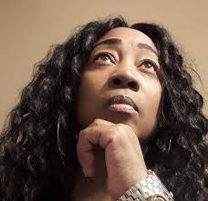 Simone Brown's Instagram, Twitter & Facebook