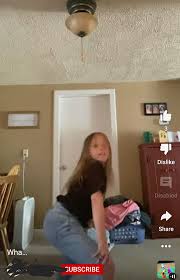 A 9 year old twerking : ryoungpeopleyoutube