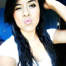 Karen Belli's Instagram, Twitter & Facebook