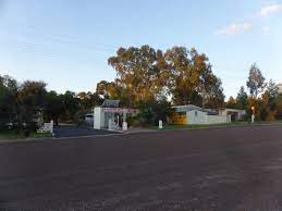 Stay Here And Enjoy With A Group Of Family And Friends For More Detailed Information Visit Https Www Peakhi Caravan Holiday Caravan Park Weekend Getaways