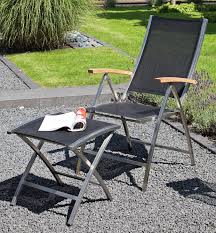 Tatsächlich ist es schwierig, sich einen garten oder eine terrasse ohne elegante gartenmöbel vorzustellen, auf denen sie entspannen und die zeit. Klappsessel Und Fusshocker Paragon Sehr Bequemer Und Zusammenklappbarer Garten Klappstuhl Und Fusshocker Im Edelstahlgestell Textilbezug Schwarz