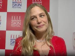 Martina Klein recuerda el "pisotazo" accidental a la reina Letizia en la  boda de Laura Ponte y Beltrán Gómez-Acebo