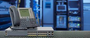 Eine telefonanlage, nebenstellenanlage (kurz nstanl) oder teilnehmervermittlungsanlage (tva) ist eine vermittlungseinrichtung, die mehrere endgeräte wie zum beispiel telefon, fax, anrufbeantworter sowohl untereinander als auch mit einer oder mehreren leitungen des öffentlichen telefonnetzes verbindet. Telefonanlage Test Bzw Vergleich 2021 Computer Bild