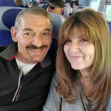 Who is interested in forming a committee to plan the 50th high school  reunion for the class of 1975 in South Windsor, Connecticut?