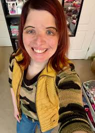 My #ootd is a camo print Torrie sweater and yellow Hunter vest that I  paired with a black belt and denim! It's kinda that in between weather  today! So I am gonna