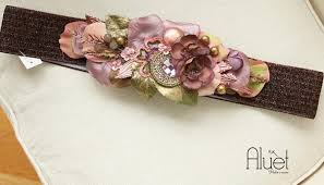 Pendientes invitada boda con los que completar el look y ser la invitada ideal. Cinturones De Flores Para Invitadas Perfectas En Bodas Y Eventos Destinomoda Cinturones De Flores Cinturones Cinturones De Novia