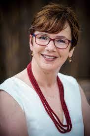 Eileen Streeter's Instagram, Twitter & Facebook