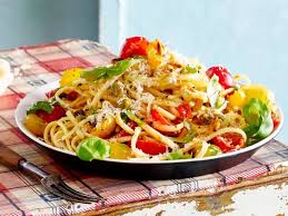 Du Liebst Pasta Mochtest Aber Ein Paar Kalorien Sparen Dann Musst Du Keinesfalls Auf Dein Lieblingsessen Verzichten Unsere Top 5 Pasta Rezepte Unter 500 Kalo