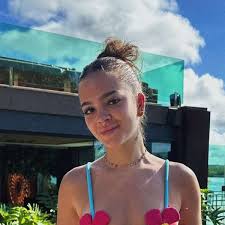 Mel Maia usa biquíni ousadíssimo e corpão impressiona: Maravilhosa