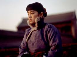After her father's death, 19 year old songlian is forced to marry the much older lord of a powerful family. Raise The Red Lantern Red Lantern Gong Li Red Lantern Chinese