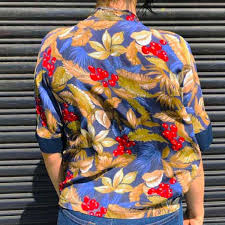 Besides good quality brands, you'll also find plenty of discounts when you shop for blouss during big sales. 90s Womens Floral Pattern Shirt Uk 18 Blue 17 Vintage Clothing
