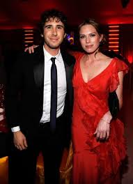 Nov 17, 2020 · josh's upcoming album, harmony, is set to be released on 20th november 2020. April Bowlby And Josh Groban Dating Gossip News Photos