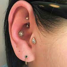 Pin By Ashly On Tattoos Piercings Ideas Piercings Ear Piercings Tragus Piercings