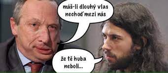 (trikolóra) navrhl jednostranné vypovězení lisabonské smlouvy českou republikou a hodlá takový bod předkládat na každé schůzi pléna. Klub Vaclav Klaus Jr Na Okounovi