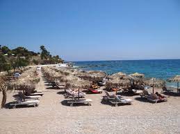 Η οποία , με ένα μαγικό, εντυπωσιακό τρόπο. Eg Agia Marina Beach Beach Attiki Spetses