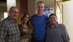 With ed o'neill, sofía vergara, julie bowen, ty burrell. Modern Family Aun No Firma Contrato Para La Proxima Temporada Llega El Final De Sofia Vergara En Modern Family Entretenimiento Caracol Radio