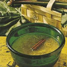 Kalte Ente Rhabarbersuppe Und Sago Fruchtkaltschale Kalte Ente Rhabarber Backpflaumen