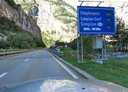 Die grenze ist nicht weit und man erlebt einen regen verkehr zwischen. Grenze Von Italien Zur Schweiz Mapio Net