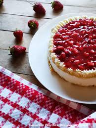 Come preparare la sbriciolata alle fragole e mascarpone per preparare la torta sbriciolata senza cottura iniziate a realizzare la base di biscotti. Tiramisu Alle Fragole Coreografico Senza Uova E Senza Colla Di Pesce Daniwella Felicita E Passione In Cucina