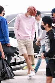 Does The Majority Of Male Kpop Idols Shave Their Legs And Arms Random Onehallyu Exo Airport Fashion Fashion Kpop Fashion