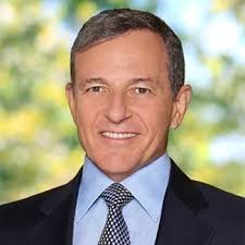 Kareem Daniel deja Disney mientras Bob Iger se embarca en reestructurar la  compañía