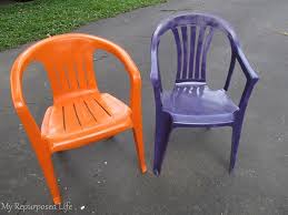 Prepare a paint palette so you can easily and efficiently access your desired paint colors as you work. Spray Paint Plastic Chairs