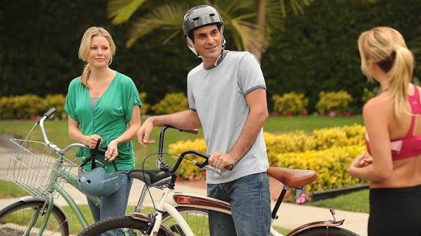 Watch Modern Family Season 1, Episode 2: The Bicycle Thief | Peacock