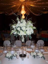Hermoso y original decoración para boda, con estilo vintage bonito y creativo algo diferente para tu boda, armado con cajas artesanales y con floreros de cristal al igual que algo de luz con velas, rustico te encantara. Exclusivos Centros Y Arreglos De Mesa Para Boda Recuerdos Y Detalles