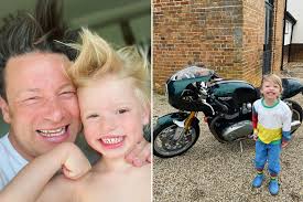 Ant and Dec reveal kitchen disasters to Jamie Oliver