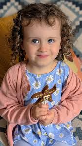 My sisters dad passed away in 2021. He wasn't able to meet his last  granddaughter. Could someone either add him to the pic with my sister or  have him holding the baby?