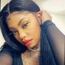 Kendra Latson's Instagram, Twitter & Facebook