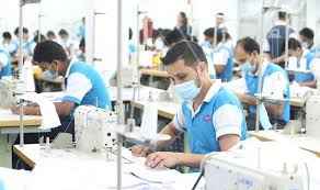 Namun membendung kemasukan pekerja asing yang tidak mahu berdaftar adalah cabaran besar kepada kita kerana mereka ini boleh mencetuskan masalah sosial yang lebih parah pada masa hadapan. Minda Pengarang Semak Semula Takrif Pekerja Asing Elak Bebankan Negara