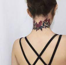Se hace un molde especial de la pelvis y la parte inferior de la espalda para asegurarse de que usted esté exactamente en la misma posición en cada tratamiento. View 44 Tatuaje De Corona Para Mujer En El Cuello