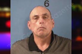 Ricky Manus's Instagram, Twitter & Facebook