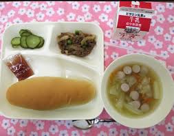 べっこ on X: 大阪の給食って本当にこんなに酷いの？汗 万博やカジノのせいで給食が貧しくなってるのなら、子供達を犠牲にしてまですることではないでしょ。。   X