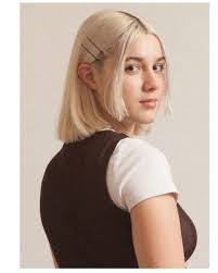 Kara Hendrickson's Instagram, Twitter & Facebook