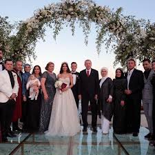 Maybe you would like to learn more about one of these? Amine Gulse Prinzessinnenkleid Fur Hochzeit Mit Mesut Ozil Gala De