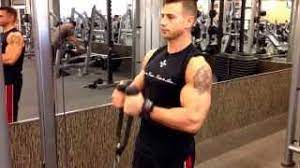 How To Do A Bicep Curl Using A Rope Youtube