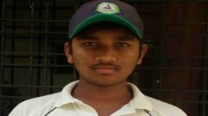 Mandar braves injury for team's cause, bats with fractured hand to score a  gutsy 89