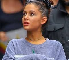 Ariana grande no makeup vogue; 15 Stunning Ariana Grande No Makeup Photos 2021