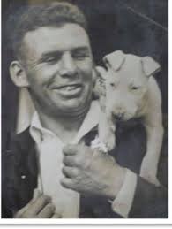 LETS TAKE A MINUTE TO REMEMBER THE PIONEERS,,  🥊🥊🥊🥊🥊🥊🥊🥊🏴󠁧󠁢󠁥󠁮󠁧󠁿🥊🏴󠁧󠁢󠁥󠁮󠁧󠁿JOE BECKETT, with his Brother  George , both brothers , had an elite pro career , having Honed his Boxing  Skills in thé travelling