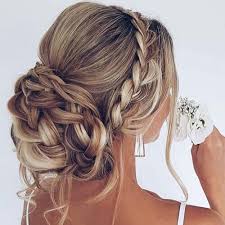 Whether you're a jane austen character wearing a you'll want to make sure you pick up a straight line of hair going all the way from the hairline to the back of. 70 Straight Hairstyles Haircuts You Ll Love Wearing Hair Motive Hair Motive