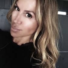 Lisa Orr's Instagram, Twitter & Facebook