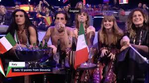 Ce samedi 22 mai, le groupe maneskin a eu pour tâche de représenter l'italie au concours de l'eurovision 2021. Conflits France Auf Twitter I Des Photos De Ce Qui Se Trouvait Sur La Table On Y Distingue Une Substance Blanche L Artiste Italien A T Il Sniffe Un Rail De Coke Comme