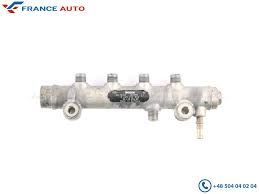 Déposer les 2 vis torx de la boite à air (a et b ). Rampe D Injection Citroen Xsara I Ii Peugeot 206 307 1 4 Hdi 0445214028 9641509480 Pieces De Rechange Pour Voitures Peugeot Citroen Renault