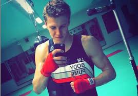 Für simon zachenhuber in ludwigshafen. Simon Zachenhuber Privat So Tickt Der Boxer Bub Abseits Des Rings News De